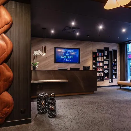 Love Hôtel avec nuit insolite au Dandy et Jacuzzi privatisé-2