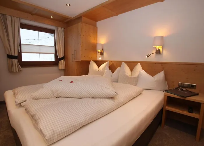 Haus Alpengluehn Hotel Längenfeld