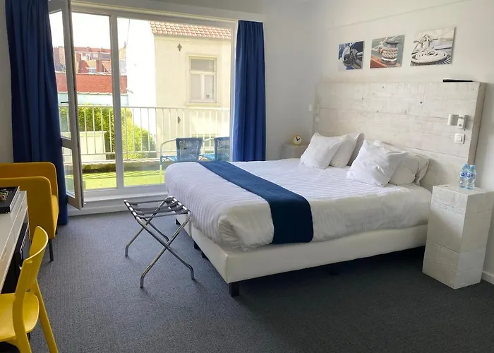 Avenue Beach Hotel