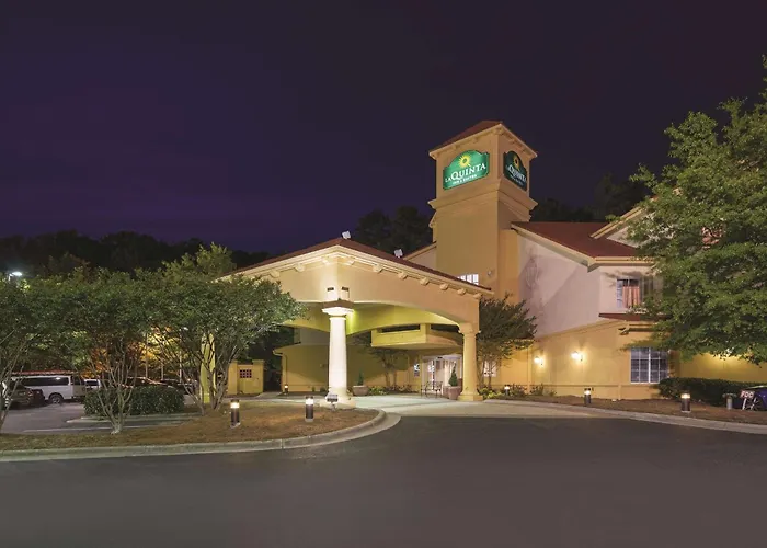 La Quinta Inn & Suites By Wyndham University Area Chapel Hill Durham