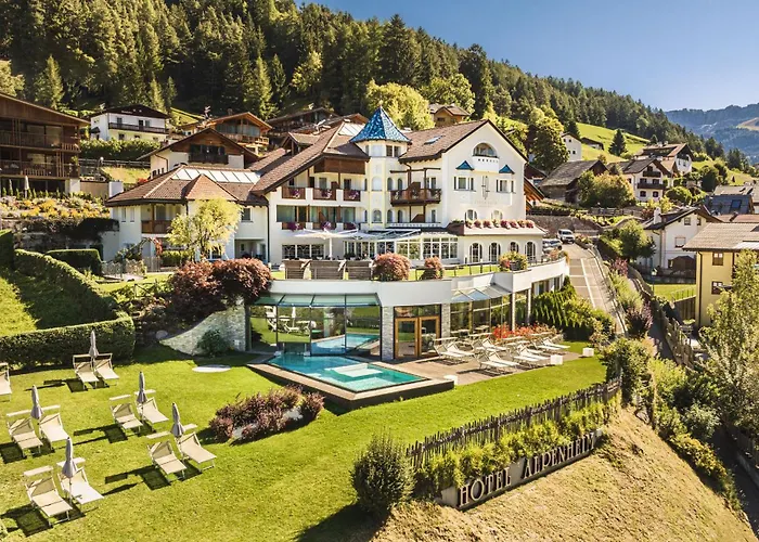 Alpenheim Charming & Spa Hotel Urtijëi