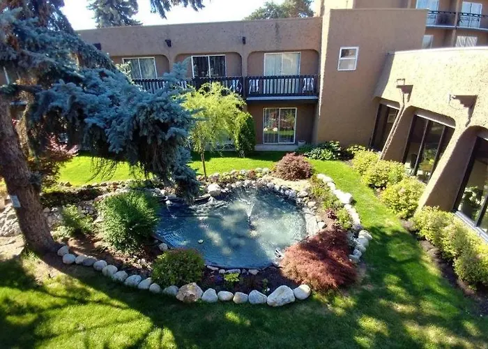Riviera Village Green Hotel Complex Vernon