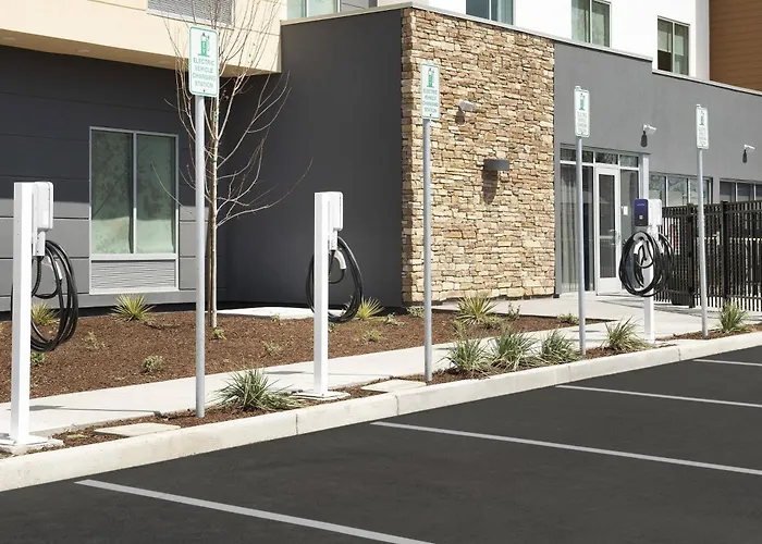 Fairfield Inn & Suites By Marriott Santa Rosa Rohnert Park