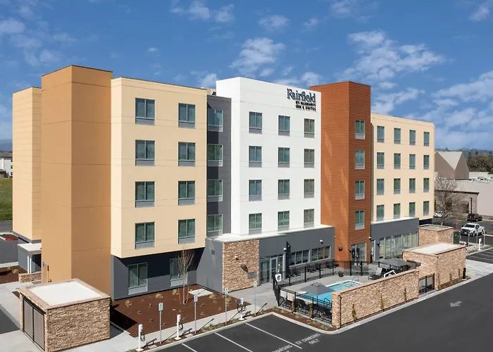 Fairfield Inn & Suites By Marriott Santa Rosa Rohnert Park