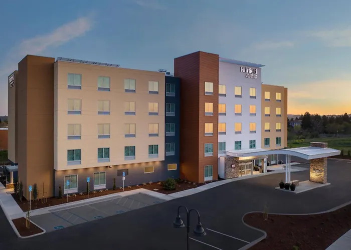 Fairfield Inn & Suites By Marriott Santa Rosa Rohnert Park