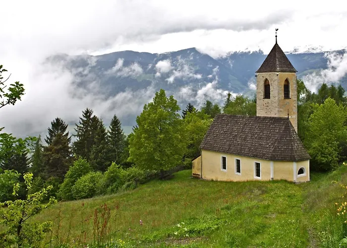 San Pietro Dolomiti Small Budget Hotel