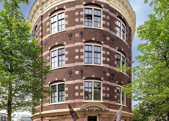 Hotel Sint Nicolaas Ámsterdam