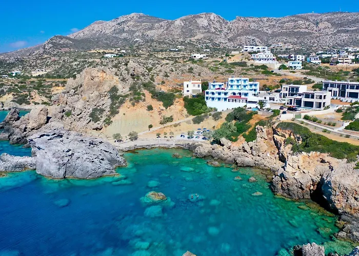 Castelia Bay Hotel Amoopi