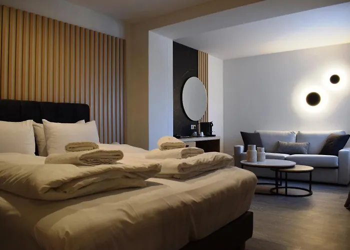 Akropolis Hotel