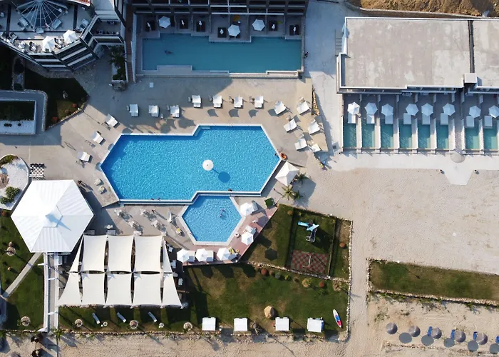 Hotel Blue Dream Palace Tripiti Resort