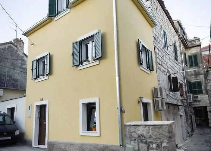 La Perla Luxury Apartments