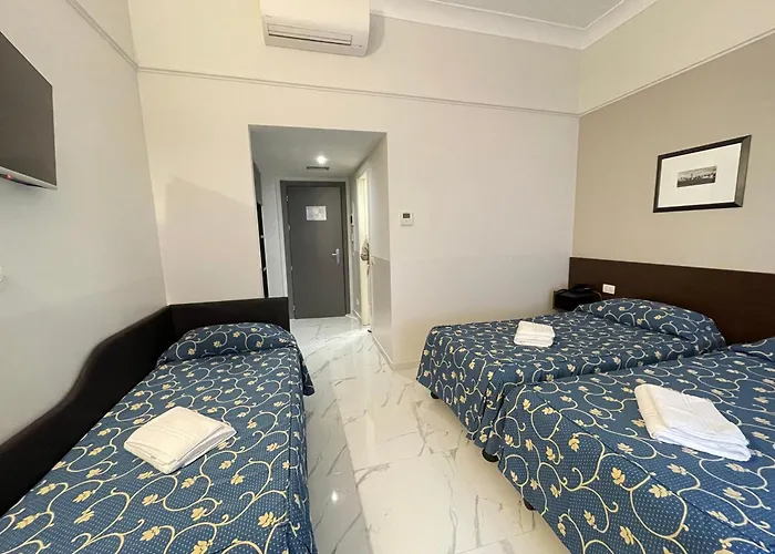 Club Hotel
