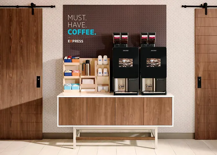 Holiday Inn Express & Suites Indianapolis - East By Ihg