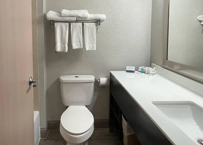 Clarion Inn Fairborn - Dayton Near Wright Patterson