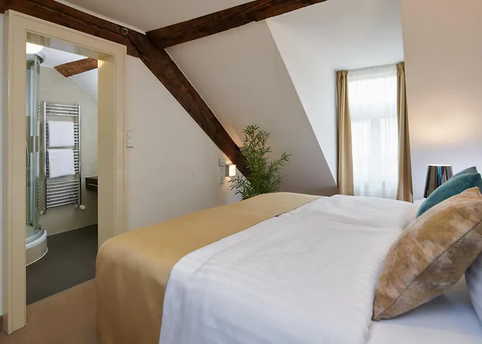 Golden Angel Suites By Adrez