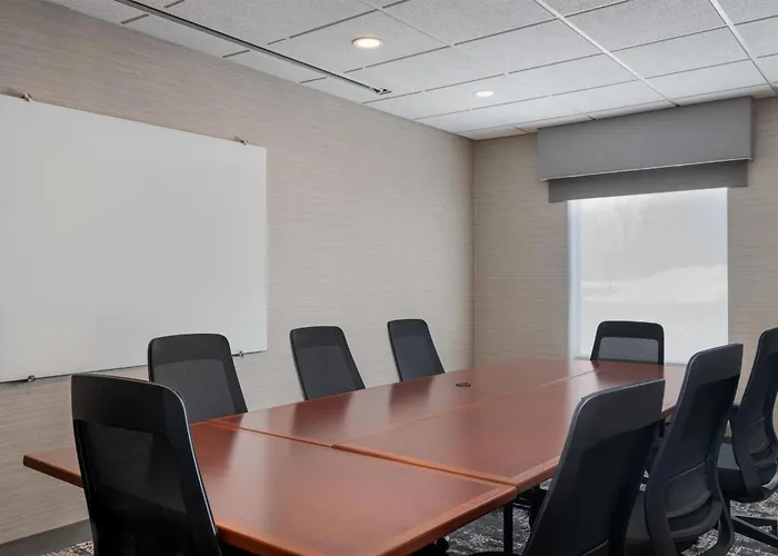 Hampton Inn & Suites West Bend
