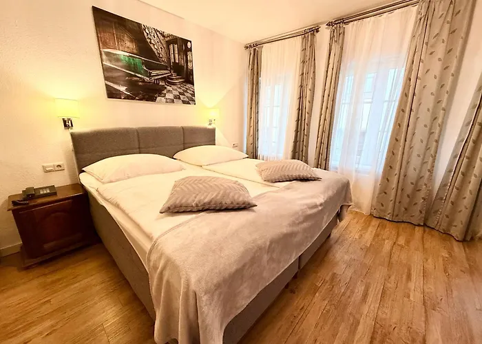 Altstadthotel Hayk am Rhein Köln