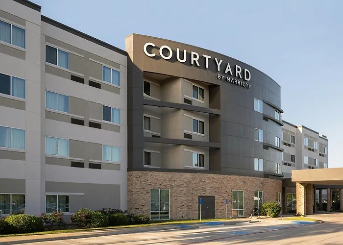 Courtyard Houston Nw/290 Corridor Hotel