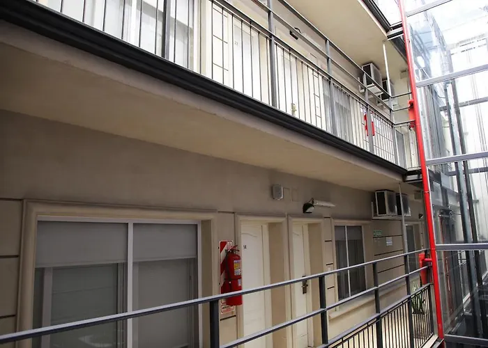 2055 Petit Hotel * Low Cost *