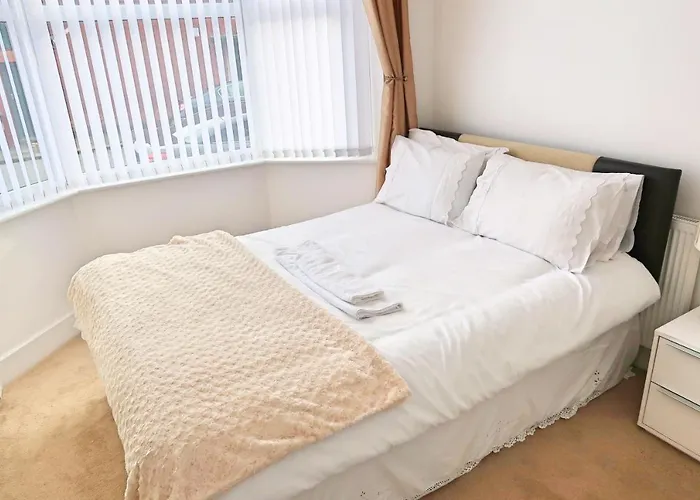 Whitburn Guest House About 7 Mins Walk To The City Free Internet Tv Doncaster